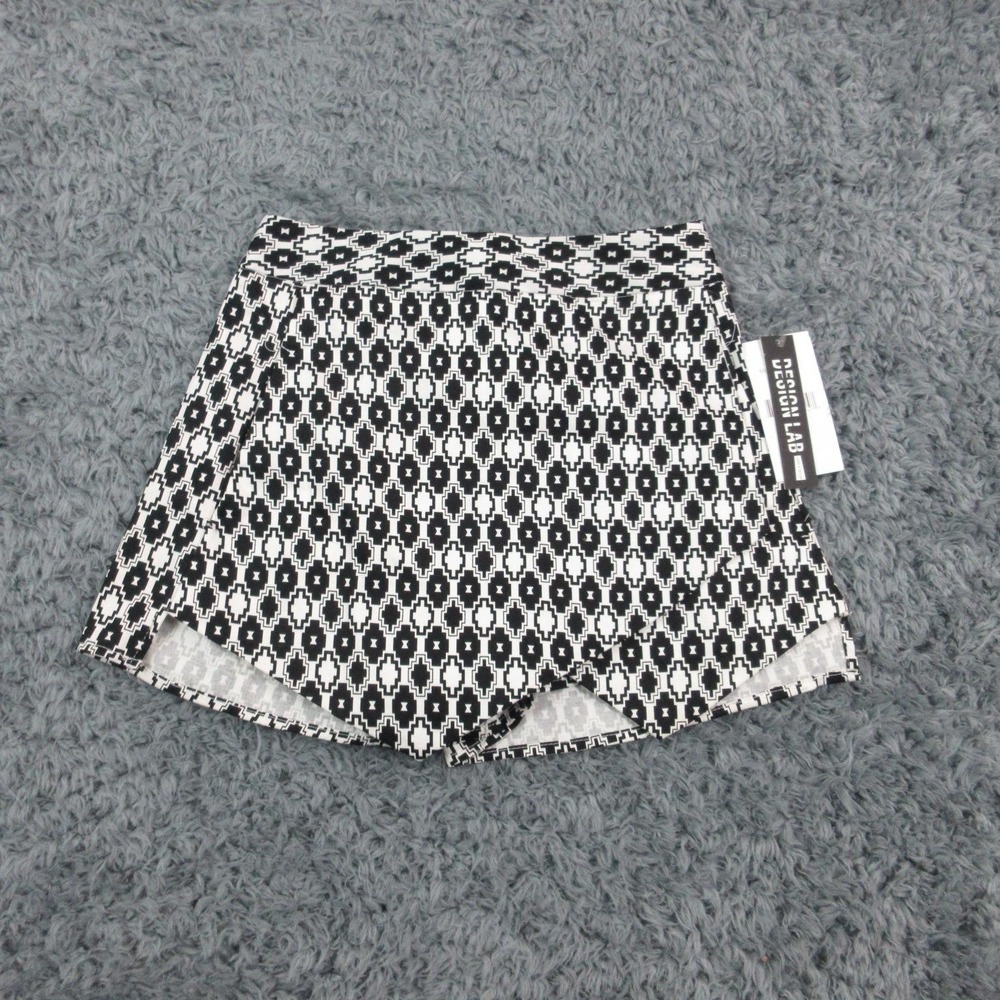 Design Lab Lord & Taylor Skort Womens Small Black Geometric Shorts 25x2* NWT